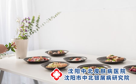 摄图网_500199063_餐前的准备（企业商用）