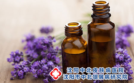 摄图网_502659279_精油和薰衣草花（企业商用）